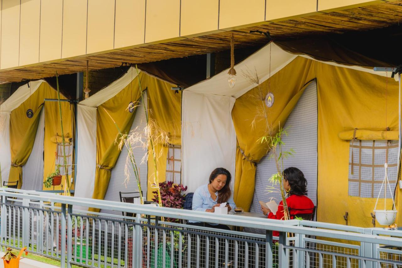 Kalash Parkaze And Tent Inn Pokhara Exteriör bild