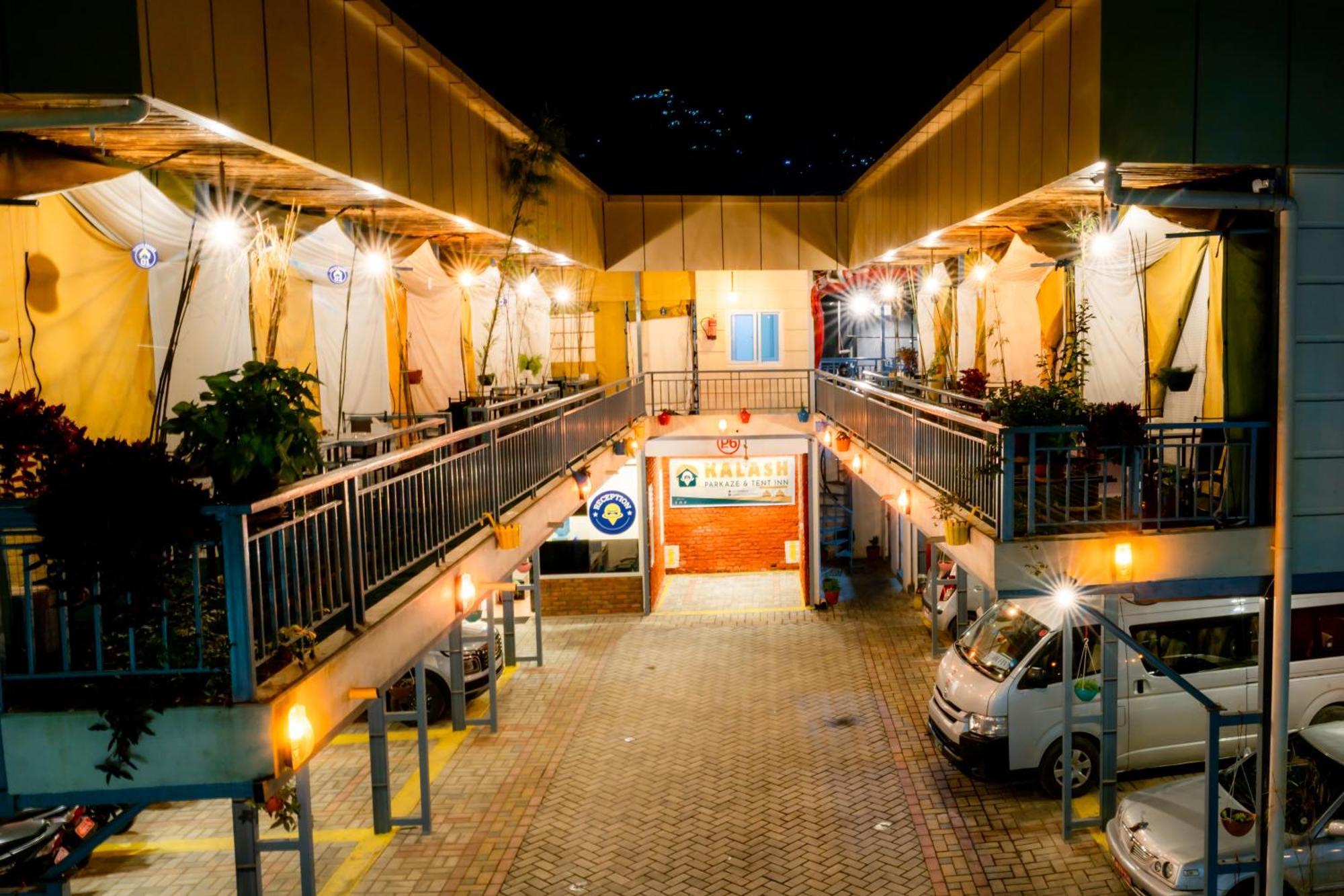 Kalash Parkaze And Tent Inn Pokhara Exteriör bild