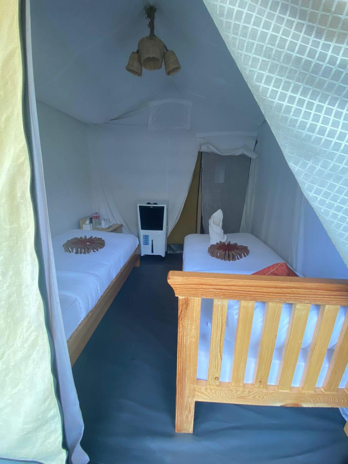 Kalash Parkaze And Tent Inn Pokhara Rum bild